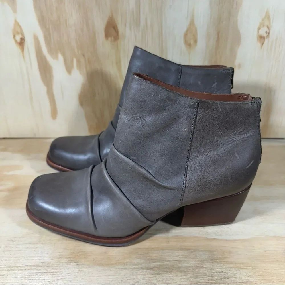Kork-Ease Taupe Leather Ankle Boots Women’s Size 7.5